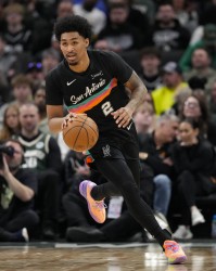 【菜鸟】哈珀27分10板3助1断 VJ10分10板5助 卡布3分6板4助3帽